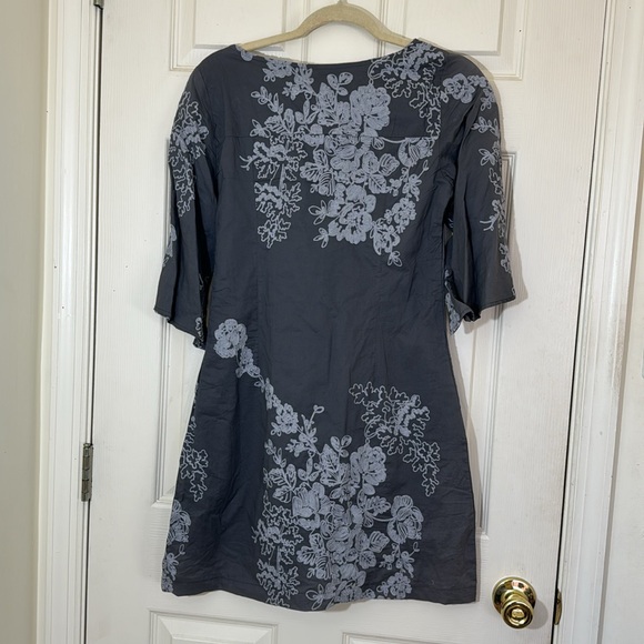 NWT 100% Cotton Embroidered Gray Tunic Top Size Small - Picture 6 of 8